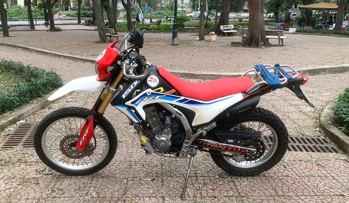 Vietnam Used Motorbikes For Sale In Hanoi. Real dirt bikes Honda CRF250L dual enduro.