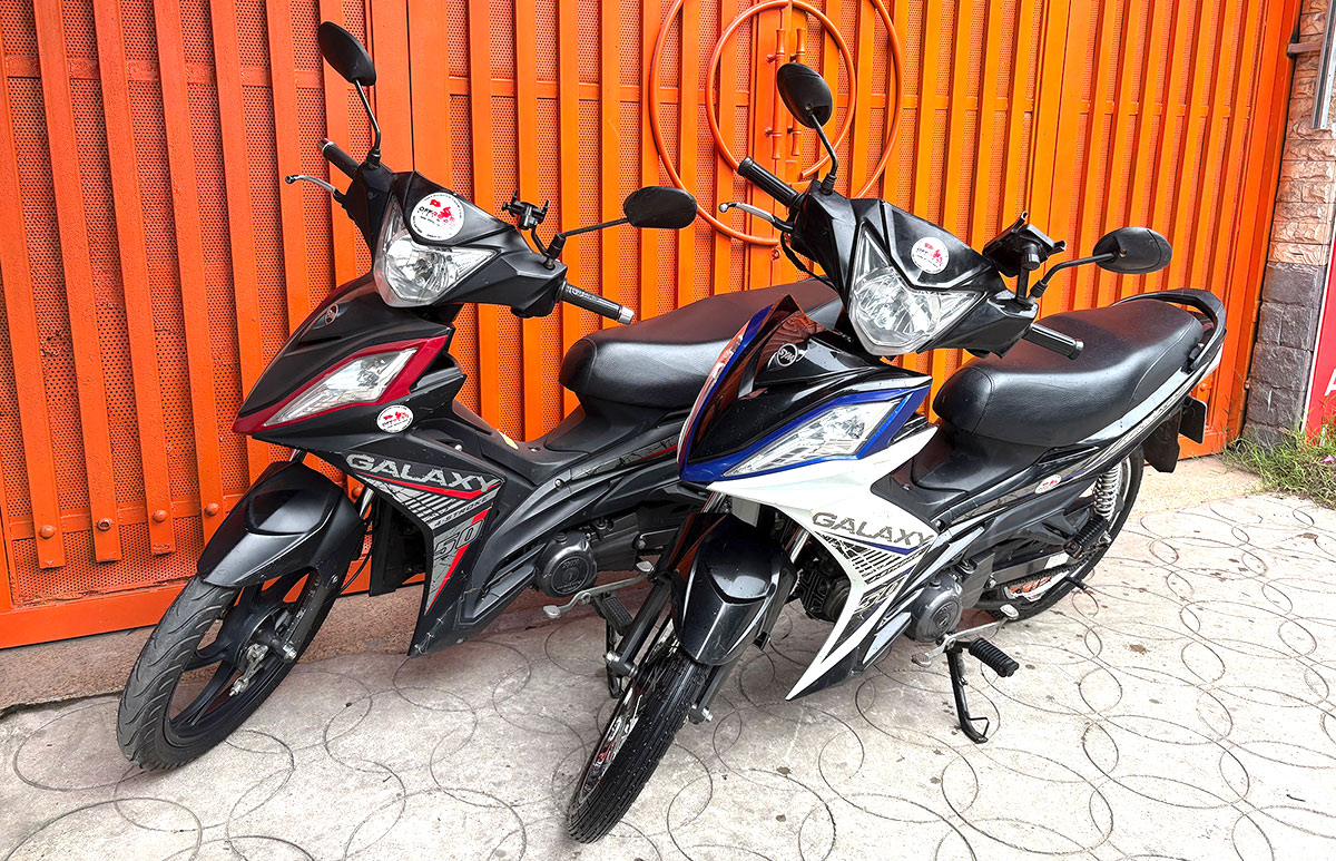 50cc Scooters For Rent In Hanoi. SYM Galaxy semi-automatic small scooters.